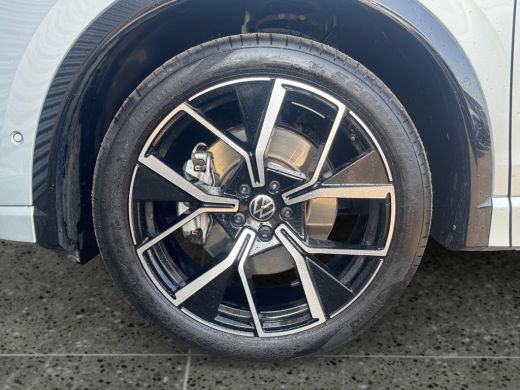 Volkswagen Tiguan 1.5 204pk eHybrid R-Line Edition Black Style Pakket | Panoramaschuif-kanteldak | Parkeerassistent... ActivLease financial lease