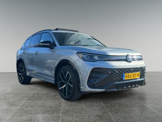 Volkswagen Tiguan 1.5 204pk eHybrid R-Line Edition Black Style Pakket | Panoramaschuif-kanteldak | Parkeerassistent... ActivLease financial lease