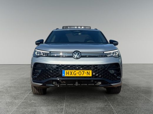 Volkswagen Tiguan 1.5 204pk eHybrid R-Line Edition Black Style Pakket | Panoramaschuif-kanteldak | Parkeerassistent... ActivLease financial lease