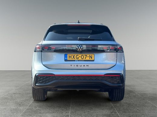 Volkswagen Tiguan 1.5 204pk eHybrid R-Line Edition Black Style Pakket | Panoramaschuif-kanteldak | Parkeerassistent... ActivLease financial lease