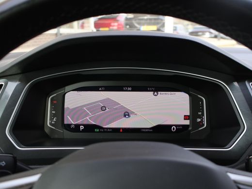 Volkswagen Tiguan 2.0 TDI DSG + VIRTUAL COCKPIT | WEGKL. TREKHAAK | CAMERA | STUUR/STOELVERW. | CARPLAY ActivLease financial lease