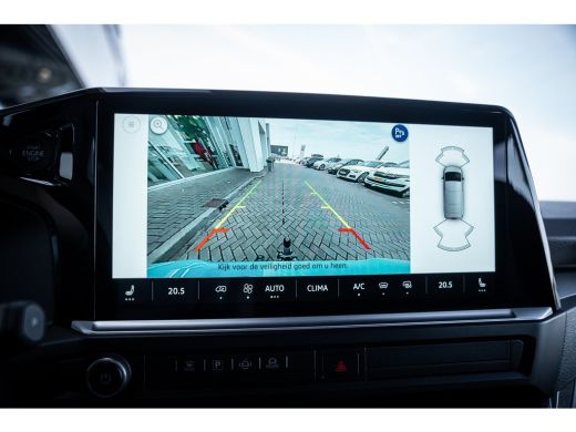 Volkswagen Transporter 2.0 TDI 170 pk L2H1 Bulli Dubbele Cabine TREKHAAK - BLACK PACK - BETIMMERING ActivLease financial lease