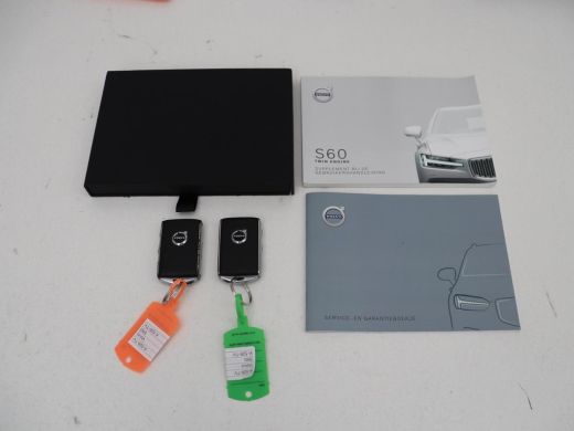 Volvo  S60 2.0 T6 AWD Twin Engine R-Design | Stoelverwarming | Adaptive cruise | Standkachel | Camera | 19''... ActivLease financial lease