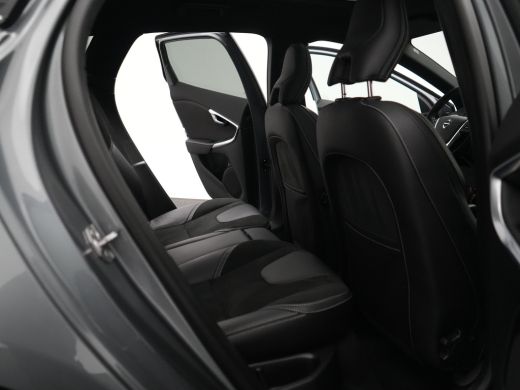 Volvo  V40 T3 Polar+ Sport | Panoramadak | Harman/Kardon | R-Design | Camera | Keyless | On Call | Stoelverw... ActivLease financial lease