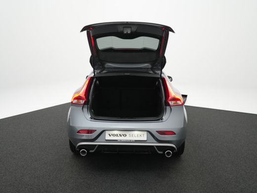 Volvo  V40 T3 Polar+ Sport | Panoramadak | Harman/Kardon | R-Design | Camera | Keyless | On Call | Stoelverw... ActivLease financial lease