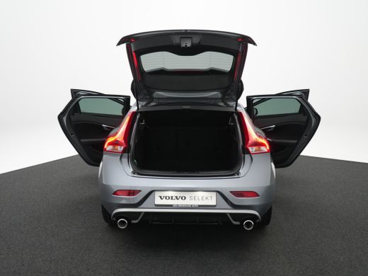 Volvo  V40 T3 Polar+ Sport | Panoramadak | Harman/Kardon | R-Design | Camera | Keyless | On Call | Stoelverw... ActivLease financial lease