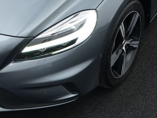 Volvo  V40 T3 Polar+ Sport | Panoramadak | Harman/Kardon | R-Design | Camera | Keyless | On Call | Stoelverw... ActivLease financial lease