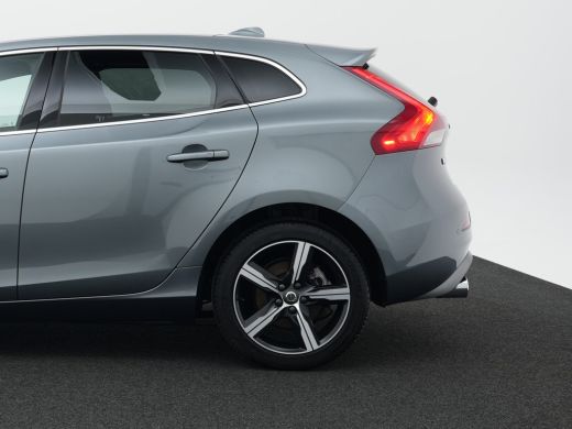 Volvo  V40 T3 Polar+ Sport | Panoramadak | Harman/Kardon | R-Design | Camera | Keyless | On Call | Stoelverw... ActivLease financial lease