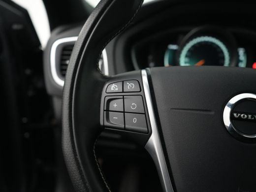 Volvo  V40 T3 Polar+ Sport | Panoramadak | Harman/Kardon | R-Design | Camera | Keyless | On Call | Stoelverw... ActivLease financial lease