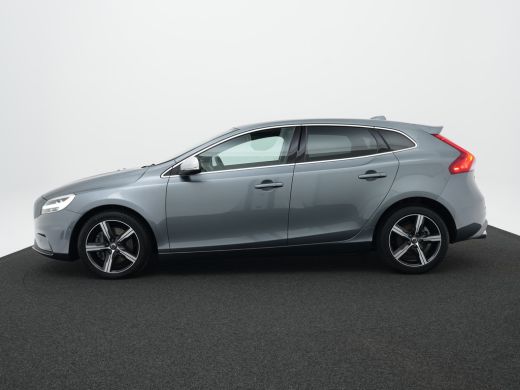 Volvo  V40 T3 Polar+ Sport | Panoramadak | Harman/Kardon | R-Design | Camera | Keyless | On Call | Stoelverw... ActivLease financial lease