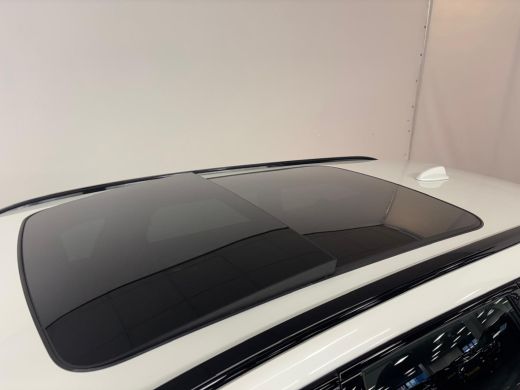 Volvo  V90 T8 Plug-in hybrid AWD Ultra Dark | Achterbank verwarmd | Apple Carplay/Android Auto|telefooninteg... ActivLease financial lease