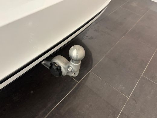 Volvo  V90 T8 Plug-in hybrid AWD Ultra Dark | Achterbank verwarmd | Apple Carplay/Android Auto|telefooninteg... ActivLease financial lease