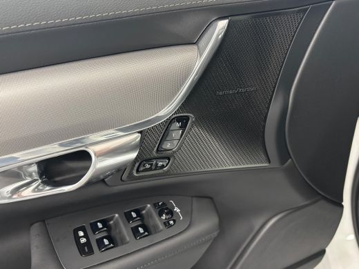 Volvo  V90 T8 Plug-in hybrid AWD Ultra Dark | Achterbank verwarmd | Apple Carplay/Android Auto|telefooninteg... ActivLease financial lease