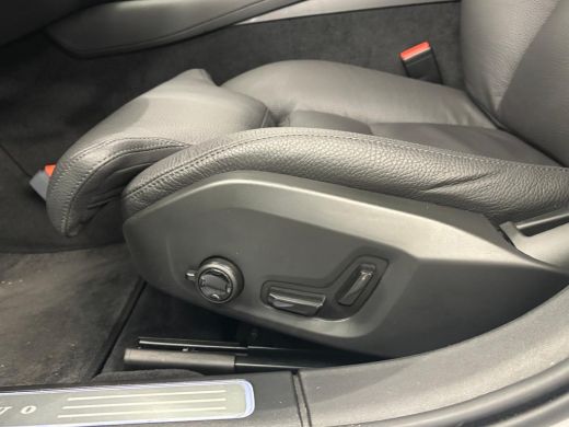 Volvo  V90 T8 Plug-in hybrid AWD Ultra Dark | Achterbank verwarmd | Apple Carplay/Android Auto|telefooninteg... ActivLease financial lease