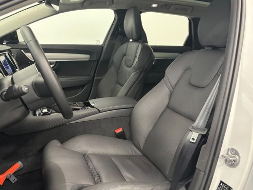Volvo  V90 T8 Plug-in hybrid AWD Ultra Dark | Achterbank verwarmd | Apple Carplay/Android Auto|telefooninteg... ActivLease financial lease