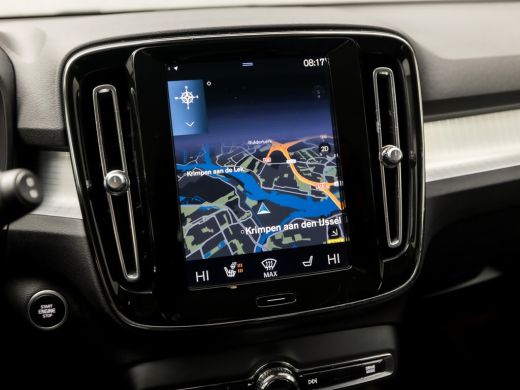 Volvo  XC40 1.5 T2 Momentum Sport Automaat (APPLE CARPLAY, GROOT NAVI, STUUR/STOELVERWARMING, CAMERA, SPORTST... ActivLease financial lease