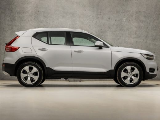 Volvo  XC40 1.5 T2 Momentum Sport Automaat (APPLE CARPLAY, GROOT NAVI, STUUR/STOELVERWARMING, CAMERA, SPORTST... ActivLease financial lease