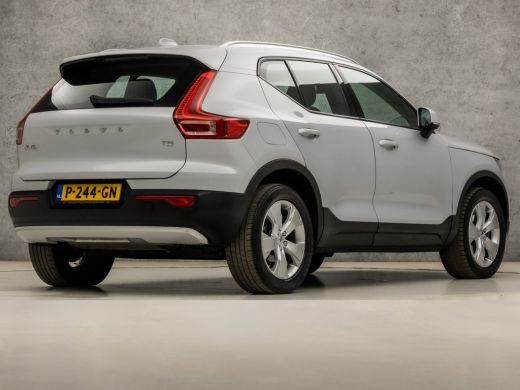 Volvo  XC40 1.5 T2 Momentum Sport Automaat (APPLE CARPLAY, GROOT NAVI, STUUR/STOELVERWARMING, CAMERA, SPORTST... ActivLease financial lease