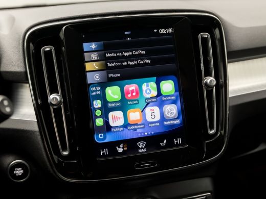 Volvo  XC40 1.5 T2 Momentum Sport Automaat (APPLE CARPLAY, GROOT NAVI, STUUR/STOELVERWARMING, CAMERA, SPORTST... ActivLease financial lease