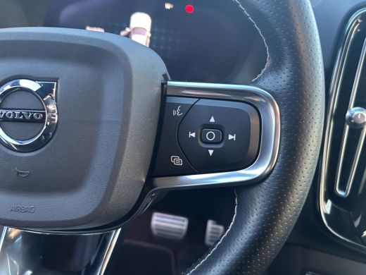 Volvo  XC40 Recharge P8 AWD R-Design | Achteruitrij assistent | Keyless entry/start | LED achterlichten ActivLease financial lease