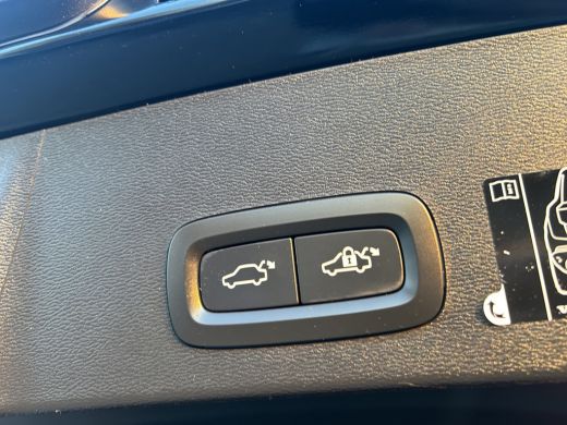 Volvo  XC40 Recharge P8 AWD R-Design | Achteruitrij assistent | Keyless entry/start | LED achterlichten ActivLease financial lease