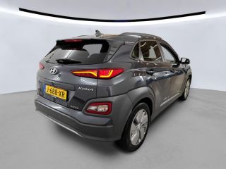 Hyundai Kona EV Premium 64 kWh NL-AUTO | LEDER| STOELVERWARMING | NAVI | CAMERA