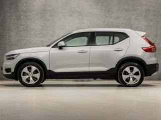 Volvo  XC40 1.5 T2 Momentum Sport Automaat (APPLE CARPLAY, GROOT NAVI, STUUR/STOELVERWARMING, CAMERA, SPORTST...