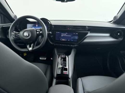 Alfa Romeo Junior Ibrida Speciale Automaat ActivLease financial lease