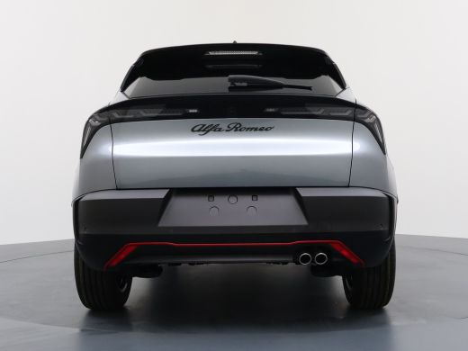 Alfa Romeo Junior Ibrida Speciale Automaat ActivLease financial lease