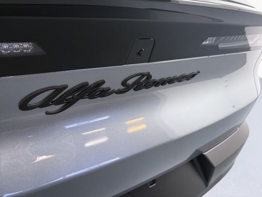 Alfa Romeo Junior Ibrida Speciale Automaat ActivLease financial lease