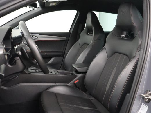 CUPRA Leon 1.4 eHybrid VZ | 245pk | Stoelverwarming | Carplay | Sfeerverlichting | Adaptive cruise | Navigat... ActivLease financial lease