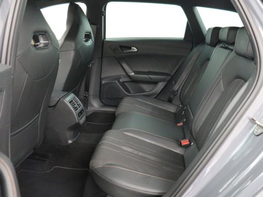 CUPRA Leon 1.4 eHybrid VZ | 245pk | Stoelverwarming | Carplay | Sfeerverlichting | Adaptive cruise | Navigat... ActivLease financial lease