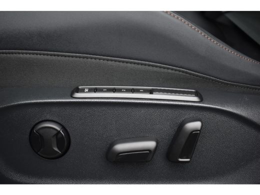 CUPRA Terramar 1.5 eTSI 150PK DSG BUSINESS SFEERVERL HEAD-UP/NAVI/CAMERA/LEDER MATRIX FABRIEKS GARANTIE ActivLease financial lease