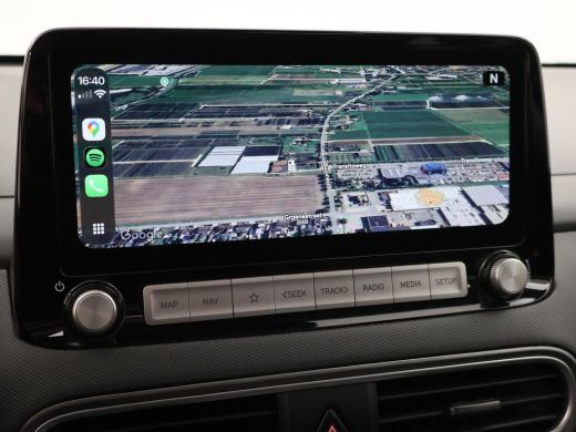 Hyundai Kona EV PREMIUM SKY 64 KWH + SCHUIFDAK | LEDER | STOELVENTILATIE | STUURVERW. | STOELVERW. ActivLease financial lease