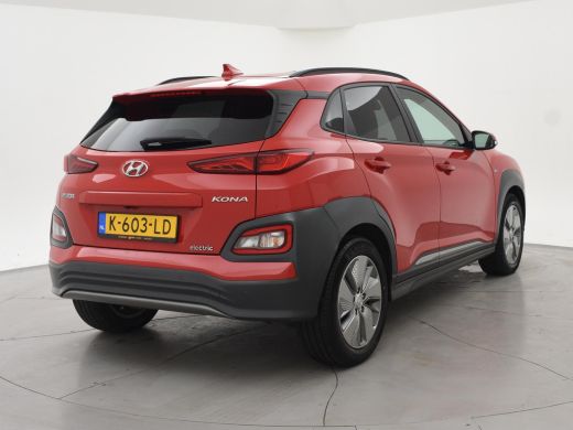 Hyundai Kona EV PREMIUM SKY 64 KWH + SCHUIFDAK | LEDER | STOELVENTILATIE | STUURVERW. | STOELVERW. ActivLease financial lease