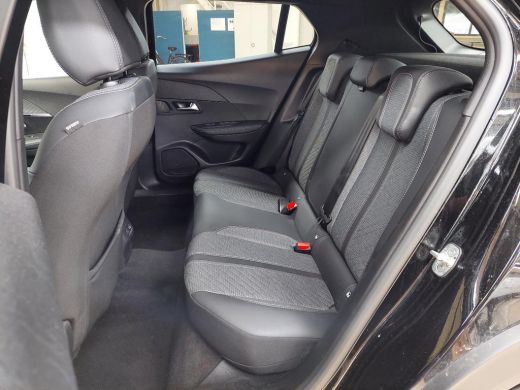 Peugeot 2008 1.2 Hybrid 136 Allure | Automaat | Navigatie | Camera voor + achter | Adaptieve cruise control | ... ActivLease financial lease