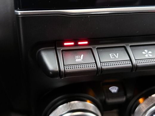 Renault Captur 1.6 E-Tech Plug-in Hybrid 160 Intens CAMERA | NAVI & CARPLAY | CRUISE ActivLease financial lease