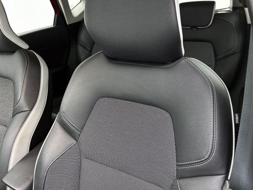 Renault Captur 1.6 E-Tech Plug-in Hybrid 160 Intens CAMERA | NAVI & CARPLAY | CRUISE ActivLease financial lease