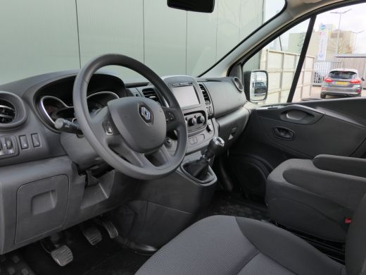Renault Trafic 2.0 dCi 120 T29 L2H1 DC Comfort | Dubbele Cabine | 5-Persoons | Navigatie | Trekhaak | Keyless En... ActivLease financial lease