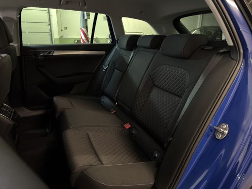 Skoda Superb Combi iV 218PK DSG HYBRID BUSINESS CAMERA/NAVI/STUURVERW. ActivLease financial lease