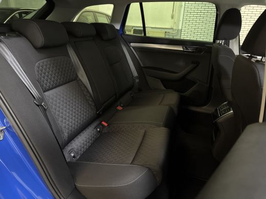 Skoda Superb Combi iV 218PK DSG HYBRID BUSINESS CAMERA/NAVI/STUURVERW. ActivLease financial lease