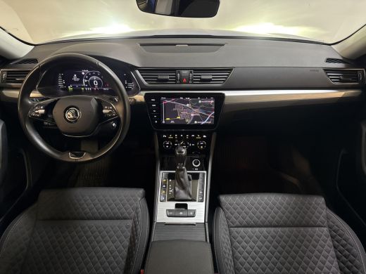 Skoda Superb Combi iV 218PK DSG HYBRID BUSINESS CAMERA/NAVI/STUURVERW. ActivLease financial lease