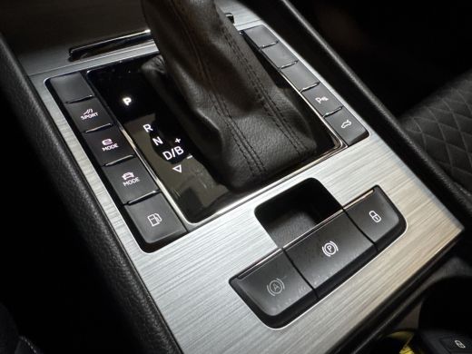 Skoda Superb Combi iV 218PK DSG HYBRID BUSINESS CAMERA/NAVI/STUURVERW. ActivLease financial lease