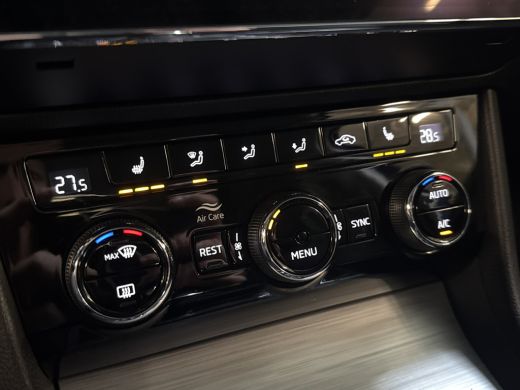 Skoda Superb Combi iV 218PK DSG HYBRID BUSINESS CAMERA/NAVI/STUURVERW. ActivLease financial lease