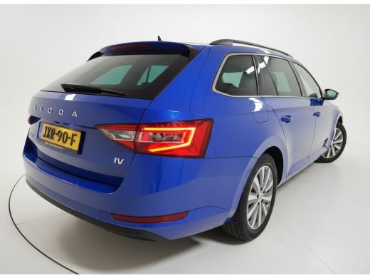 Skoda Superb Combi iV 218PK DSG HYBRID BUSINESS CAMERA/NAVI/STUURVERW. ActivLease financial lease
