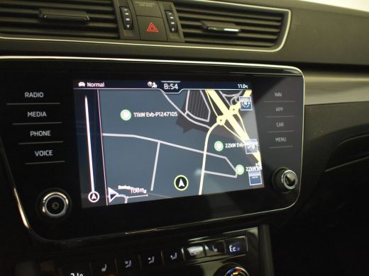 Skoda Superb Combi Style iV 218pk | Elektrische stoelen met memory | App Connect l Elektr. Achterklep | Camera... ActivLease financial lease