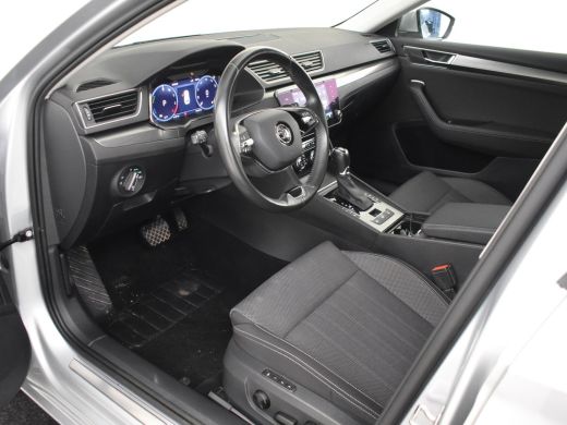 Skoda Superb Combi Style iV 218pk | Elektrische stoelen met memory | App Connect l Elektr. Achterklep | Camera... ActivLease financial lease