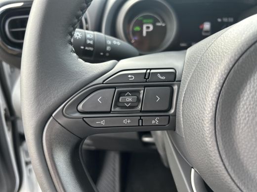 Toyota Yaris Cross 1.5 Hybrid Active ActivLease financial lease