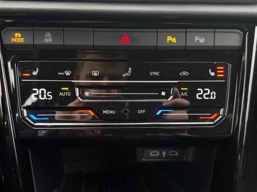 Volkswagen T-Roc 1.5 TSI 150PK DSG R-LINE SPORT LED/NAVI/CARPLAY/FABRIEKS GARANTIE ActivLease financial lease