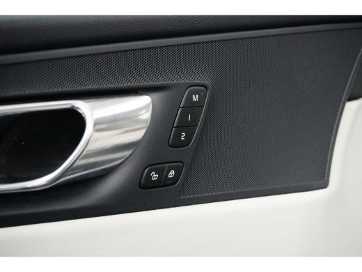 Volvo  XC60 T6 Recharge AWD Plus Dark | Long Range | Panoramadak | Trekhaak | Adaptive Cruise | BLIS | Stoel-... ActivLease financial lease